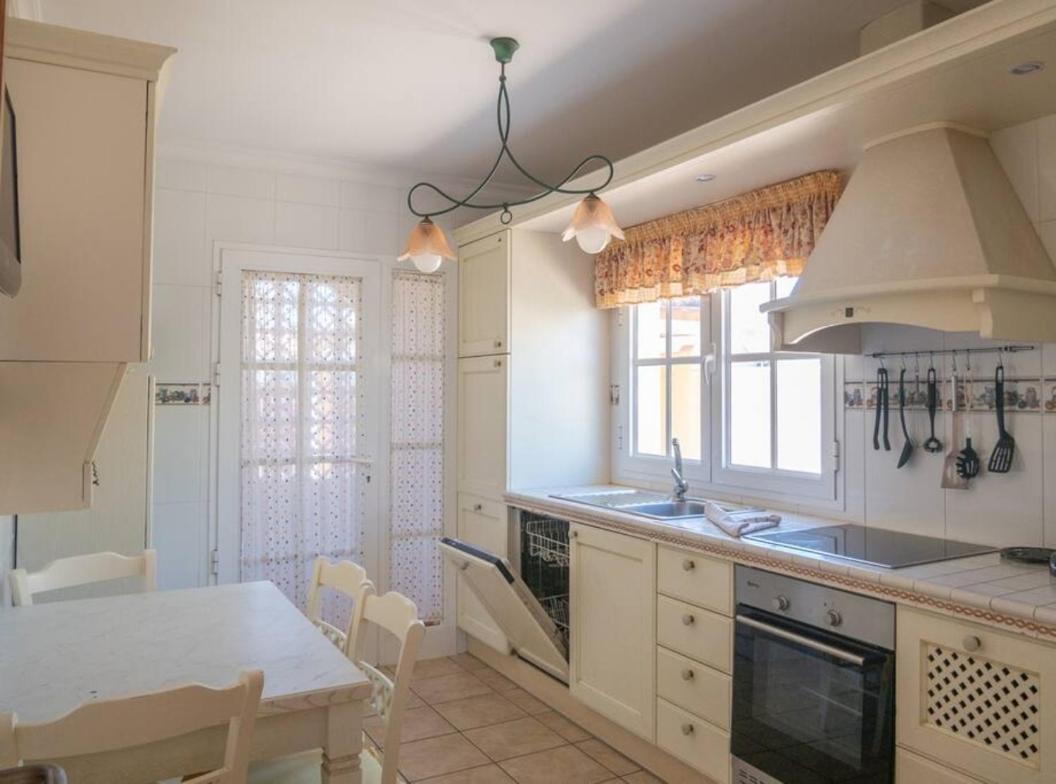 Holiday Villa Vergel With Huge Private Pool, Jacuzzi, Sauna & Bbq By Amazzzing Travel Caleta De Fuste Dış mekan fotoğraf