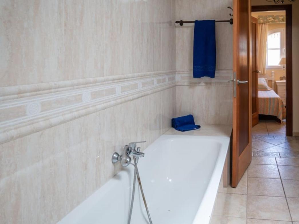Holiday Villa Vergel With Huge Private Pool, Jacuzzi, Sauna & Bbq By Amazzzing Travel Caleta De Fuste Dış mekan fotoğraf